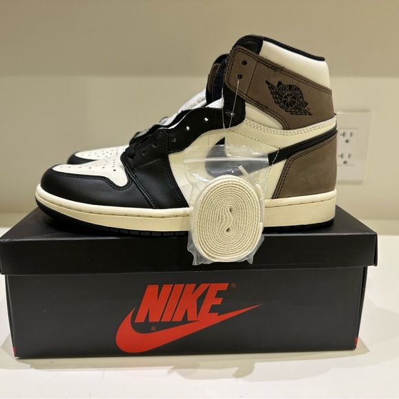 Jordan 1 Mocha - Brand New - Picture 4 of 6